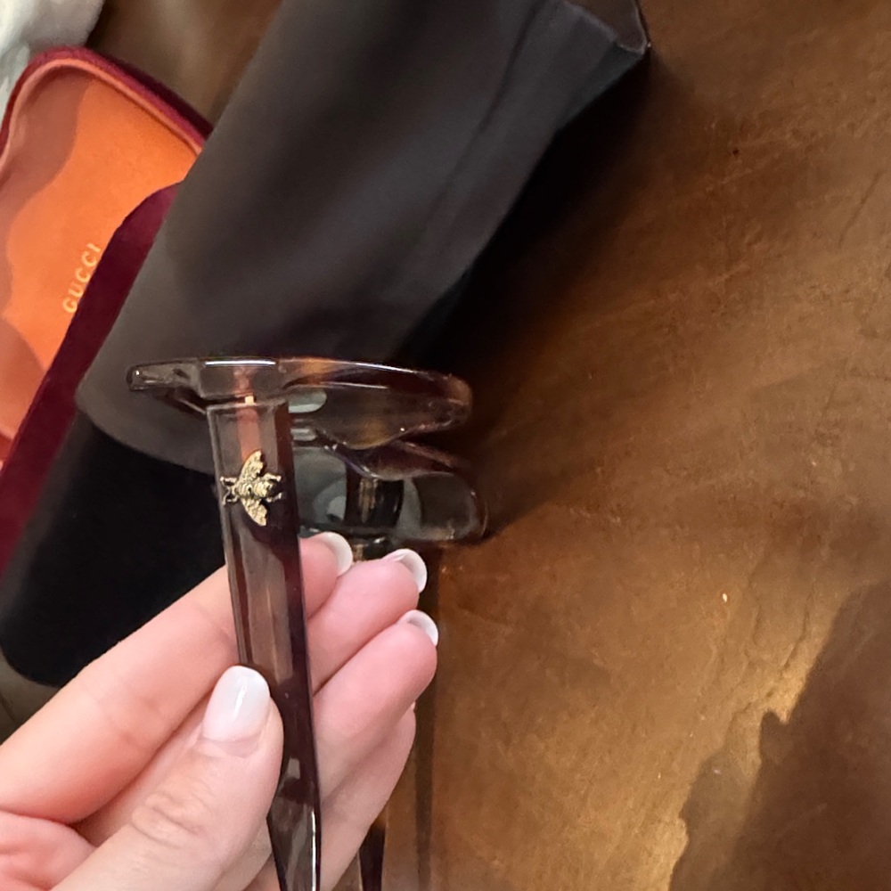 Gucci Tortoiseshell Oversized Sunglasses - Picture 5 of 7